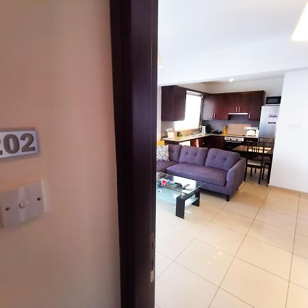 Promenade Breeze City Apartment Ларнака Екстериор снимка