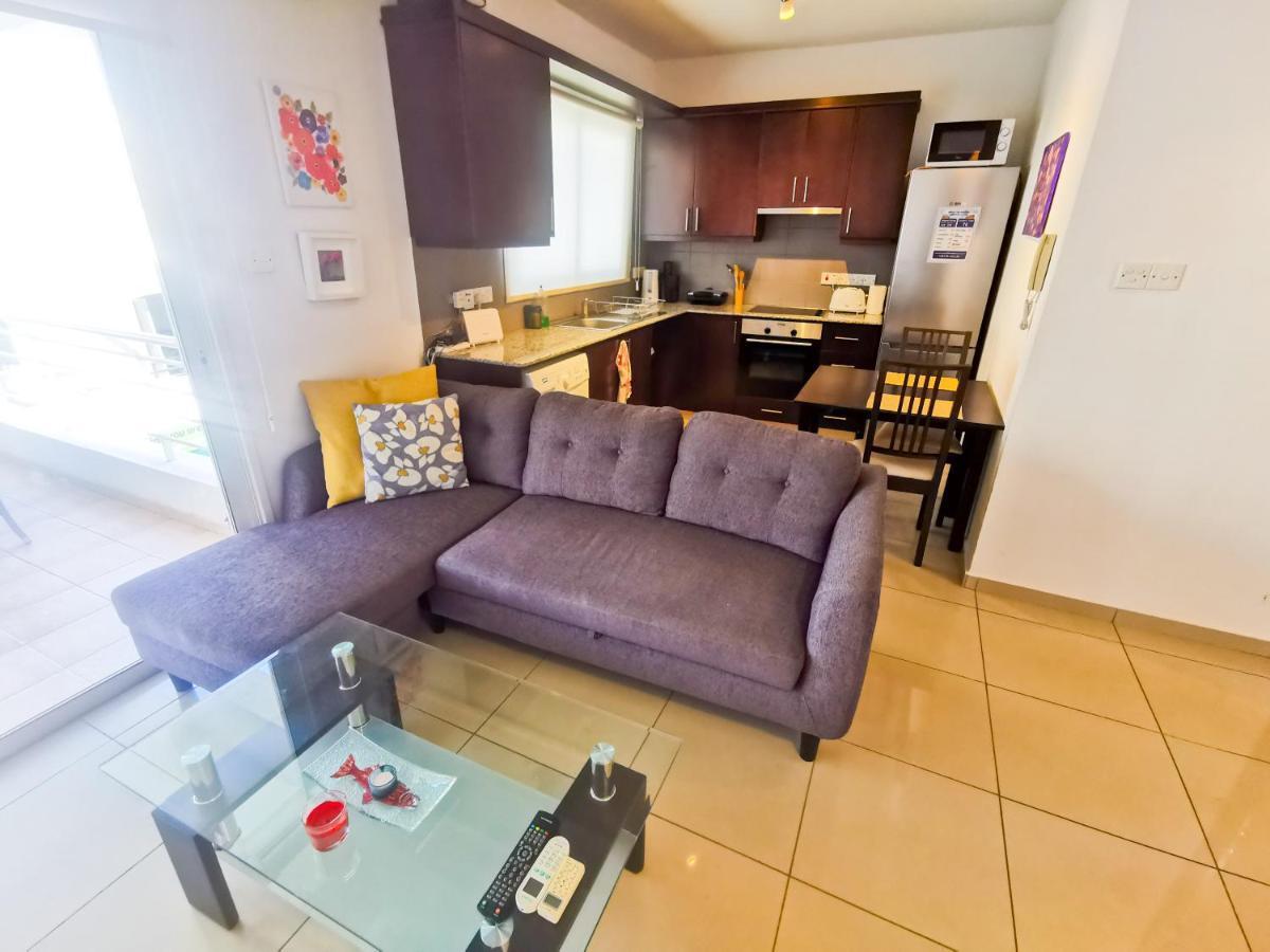 Promenade Breeze City Apartment Ларнака Екстериор снимка