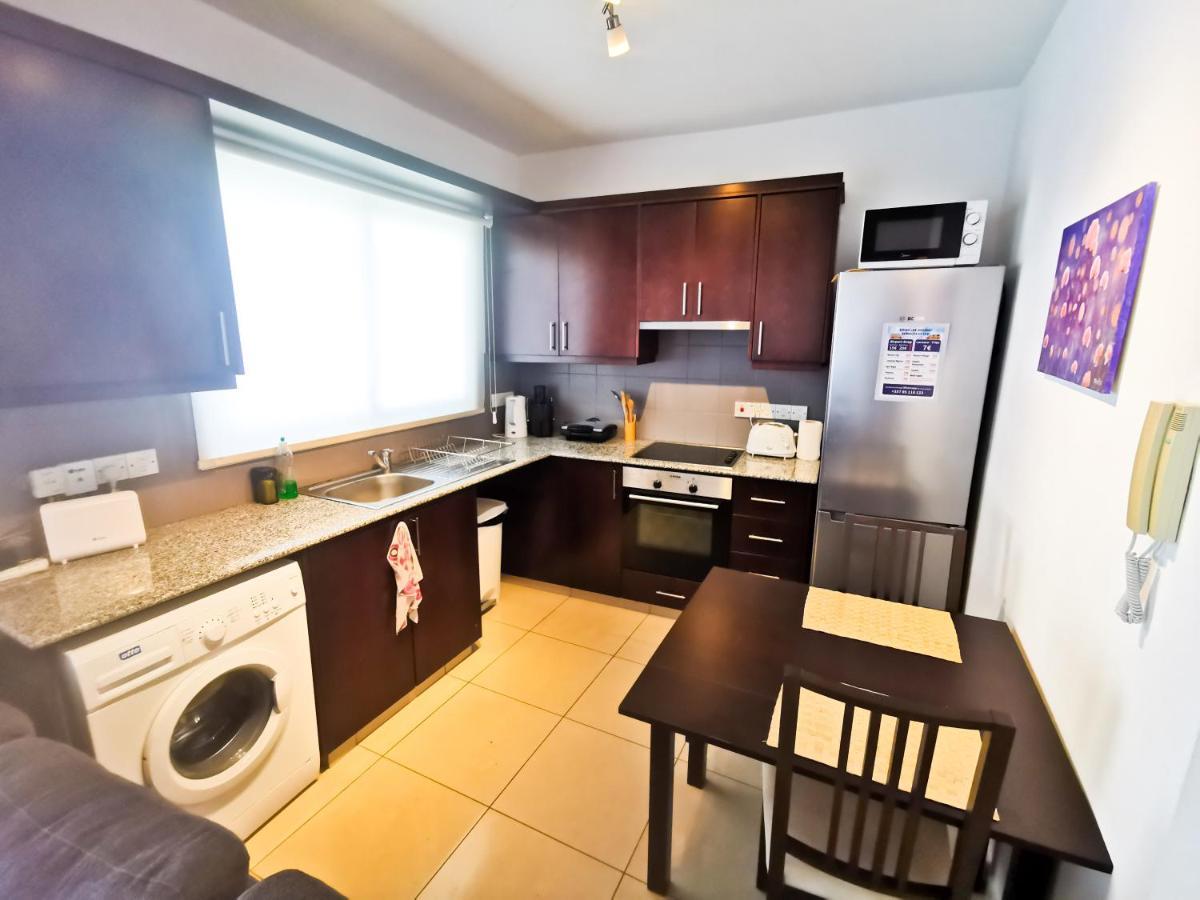 Promenade Breeze City Apartment Ларнака Екстериор снимка