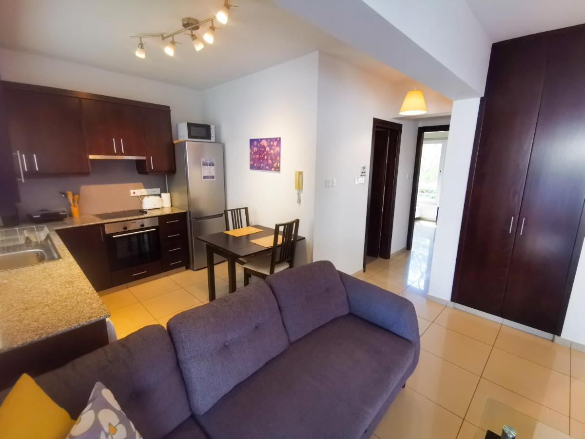 Promenade Breeze City Apartment Ларнака Екстериор снимка